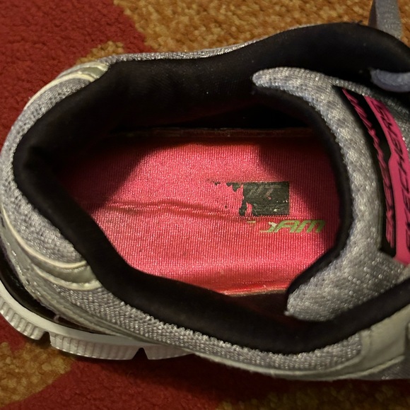 Skechers Skech-Knit Shoes - Picture 14 of 15